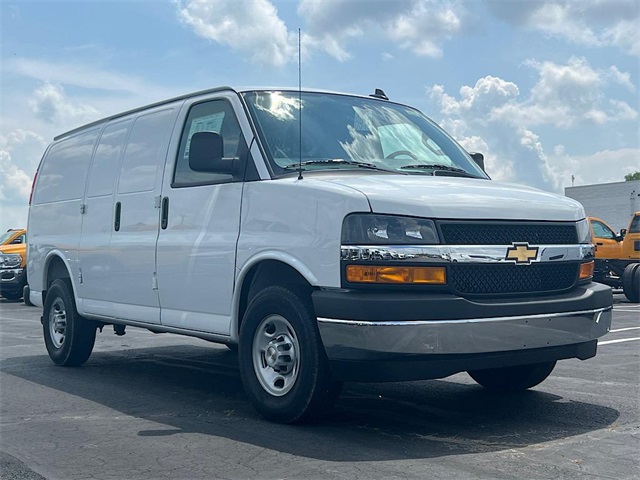 2025 Chevrolet Express 2500 Work Van 