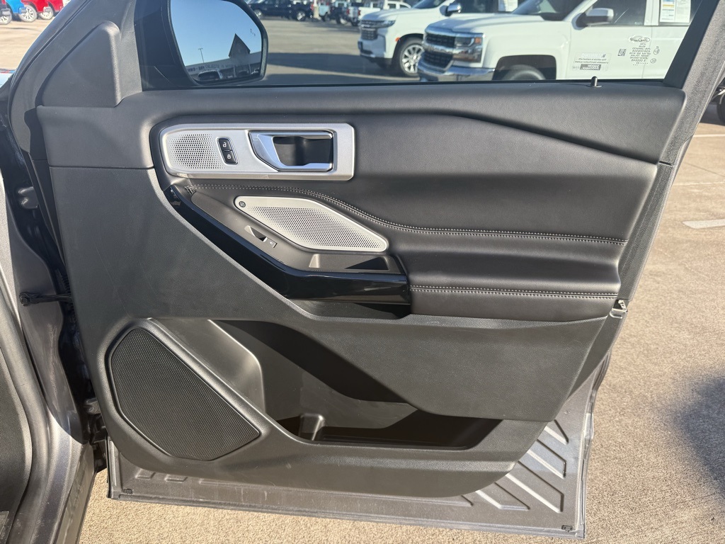 2023 Ford Explorer Platinum Gray at Bayshore Chrysler Jeep Dodge Ram