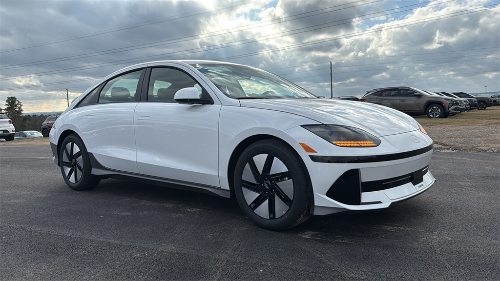 2025 Hyundai Ioniq 6 SE RWD