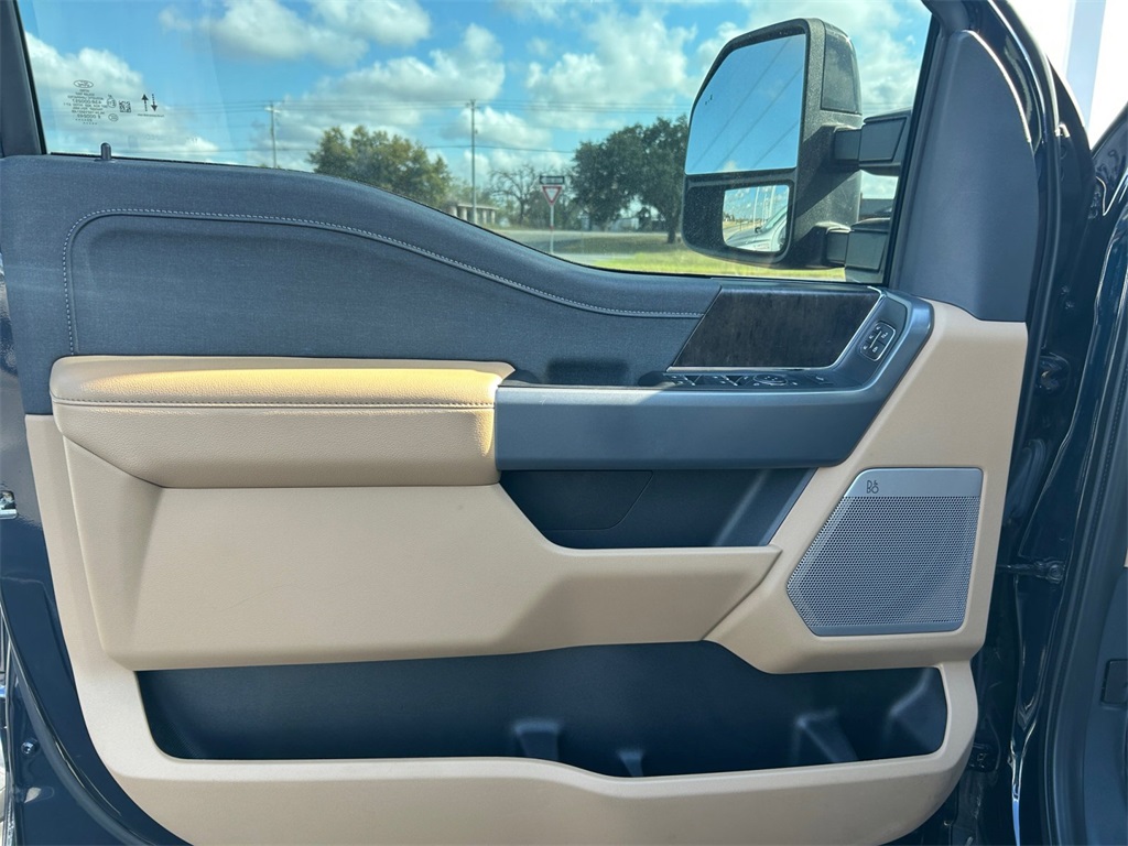 Used Car 2023 Ford F-250sd  Lariat For Sale Under $70,000 In Floresville, Texas