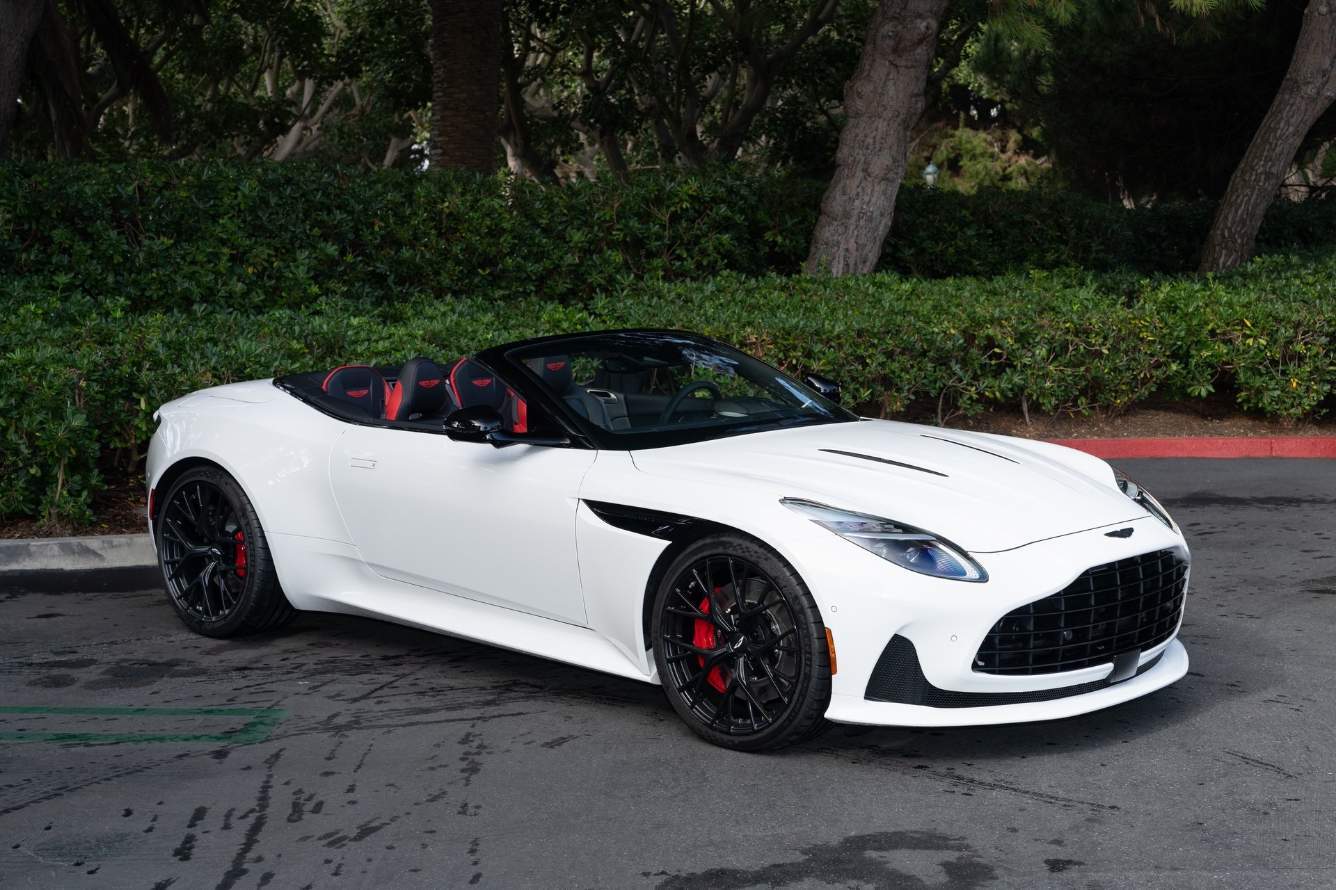 2025 Aston Martin DB12 Base