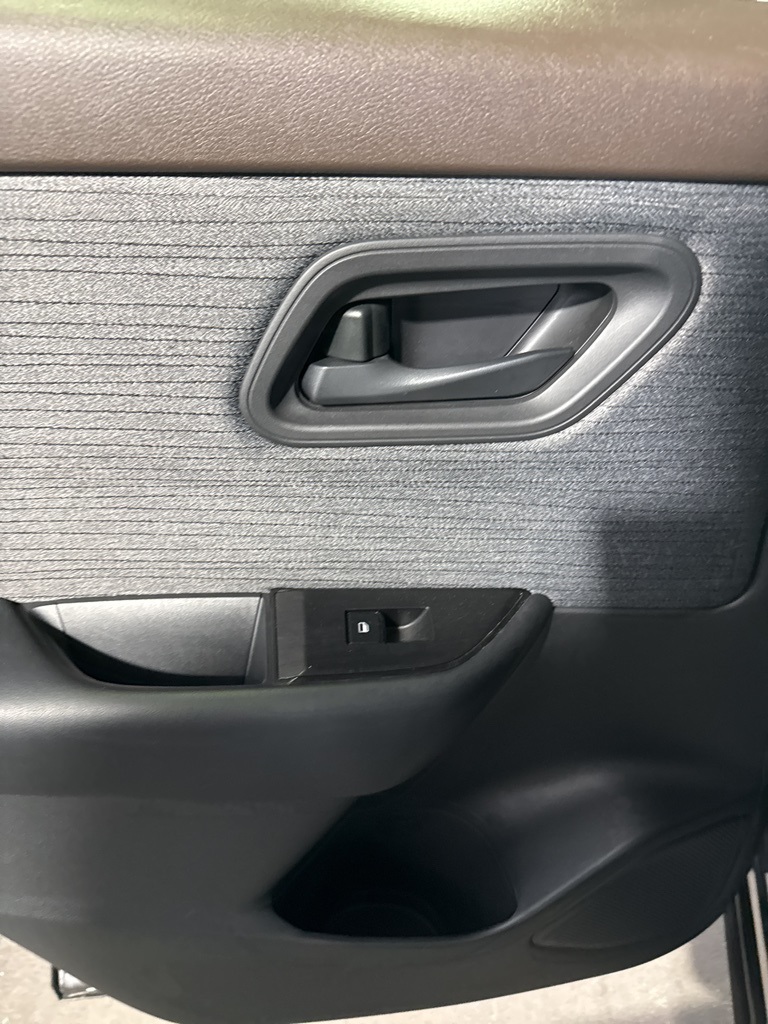 Thumbnail: 2023 Nissan Rogue - 23