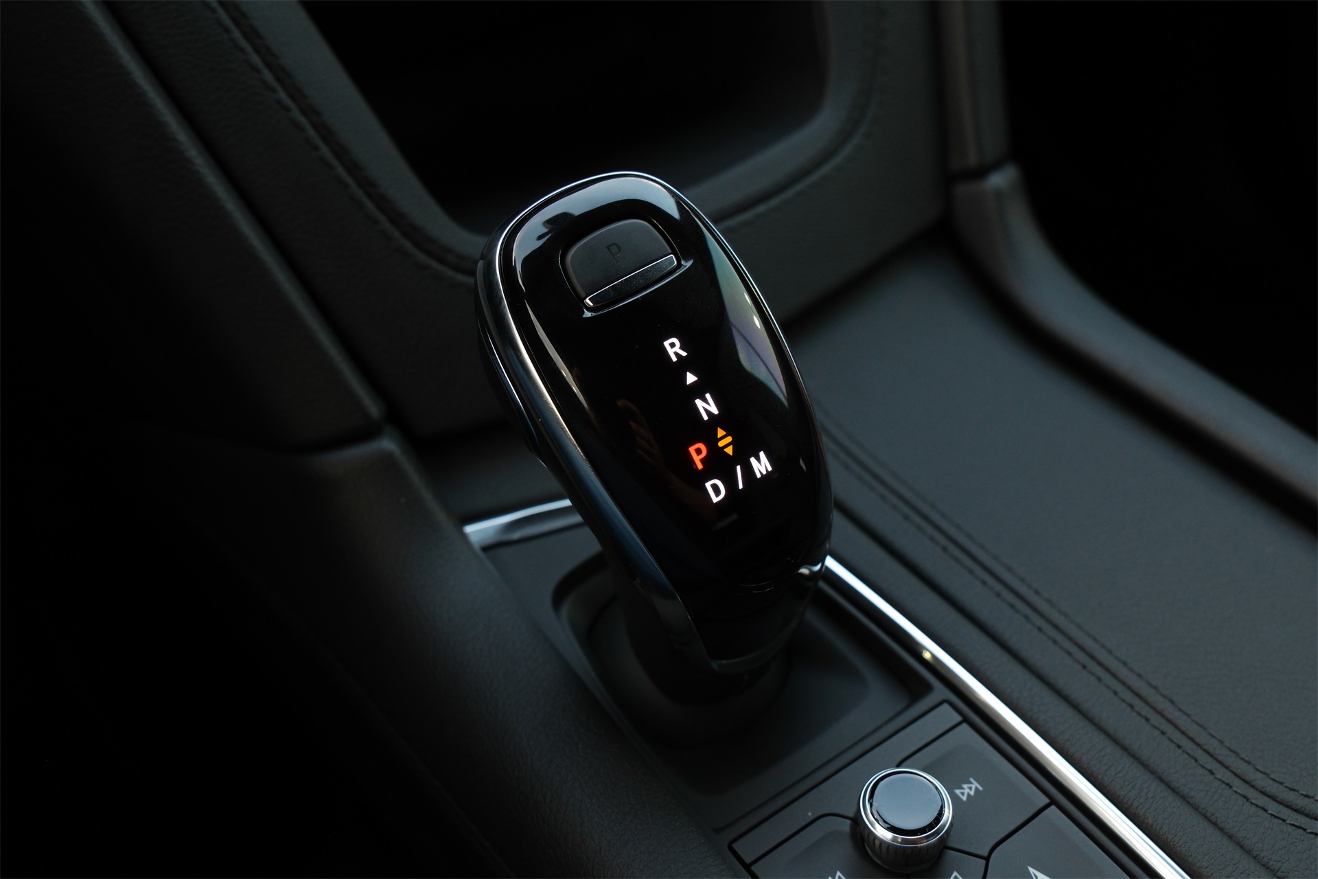 2025 Cadillac XT5 Sport Silver at Tom Peacock Cadillac