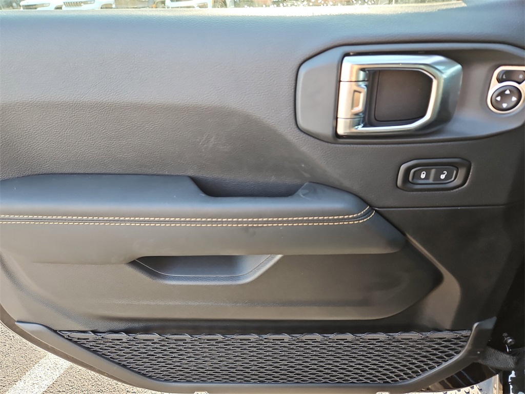 2025 Jeep Wrangler Sahara - 7