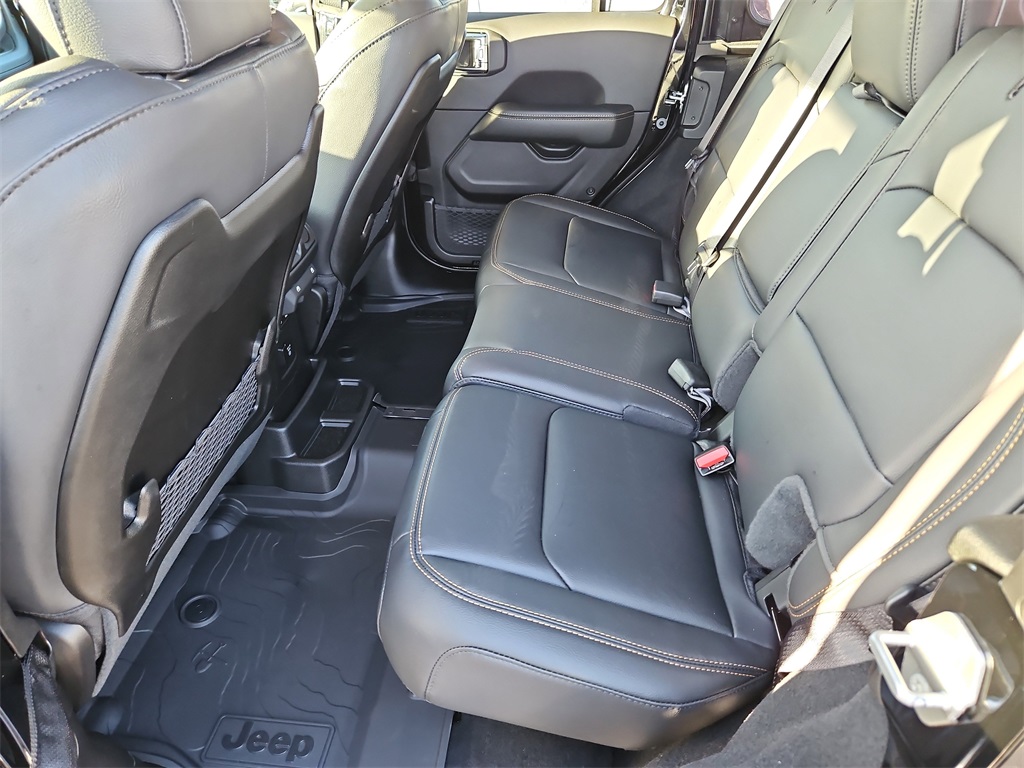 2025 Jeep Wrangler Sahara - 8