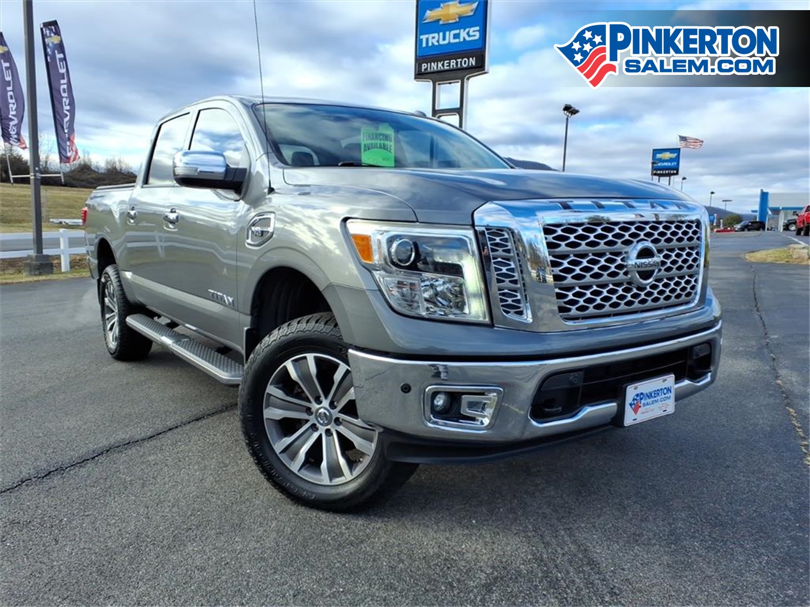 2017 Nissan Titan SL Crew Cab 4WD
