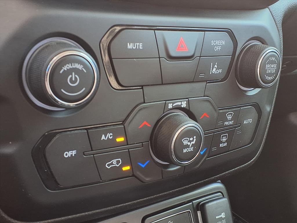 2022 Jeep Renegade Latitude White at Victoria Chrysler Dodge Jeep Ram