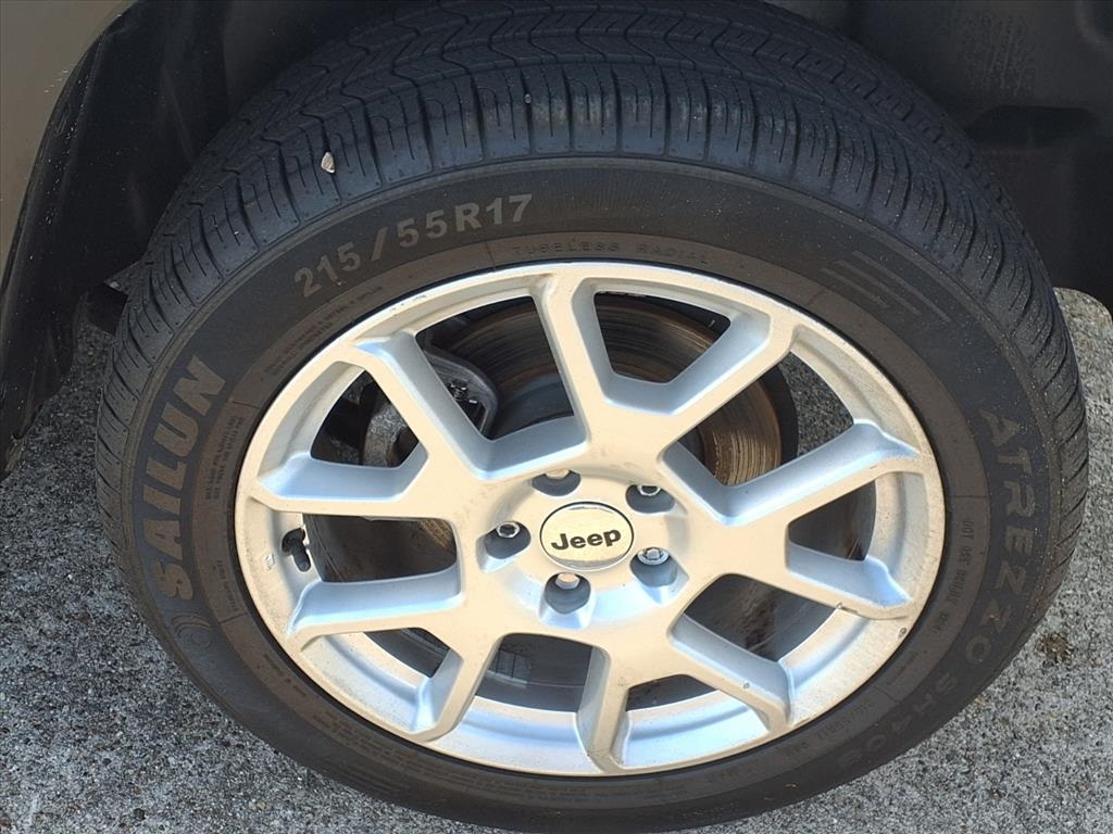 2022 Jeep Renegade Latitude White at Victoria Chrysler Dodge Jeep Ram