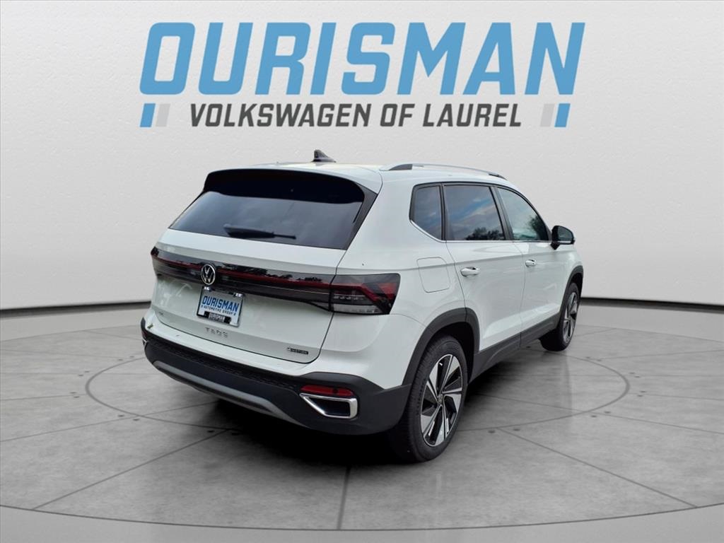 2025 Volkswagen Taos SE photo 2