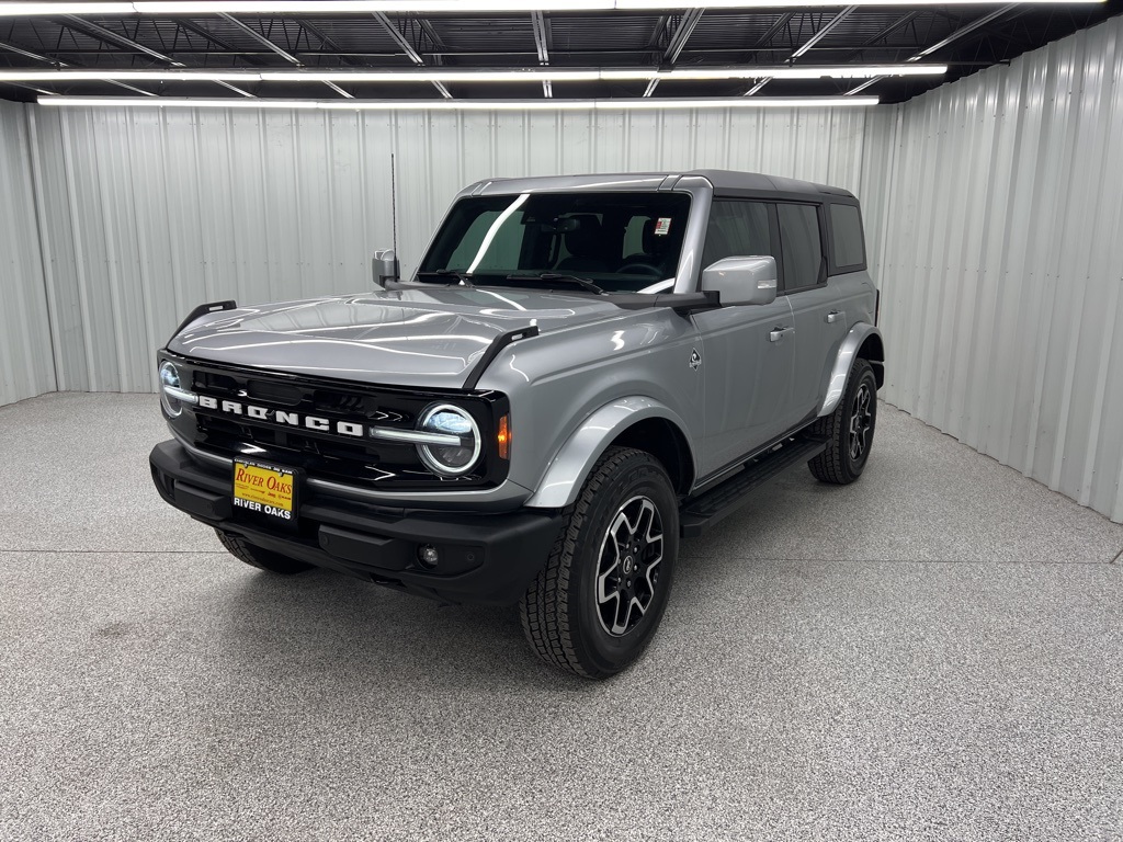 2024 Ford Bronco Outer Banks Silver at South Houston Nissan