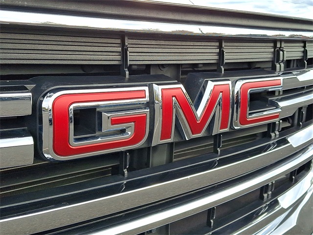 2023 GMC Acadia SLE for sale at PATRIOT CHEVROLET OF WARMINSTER