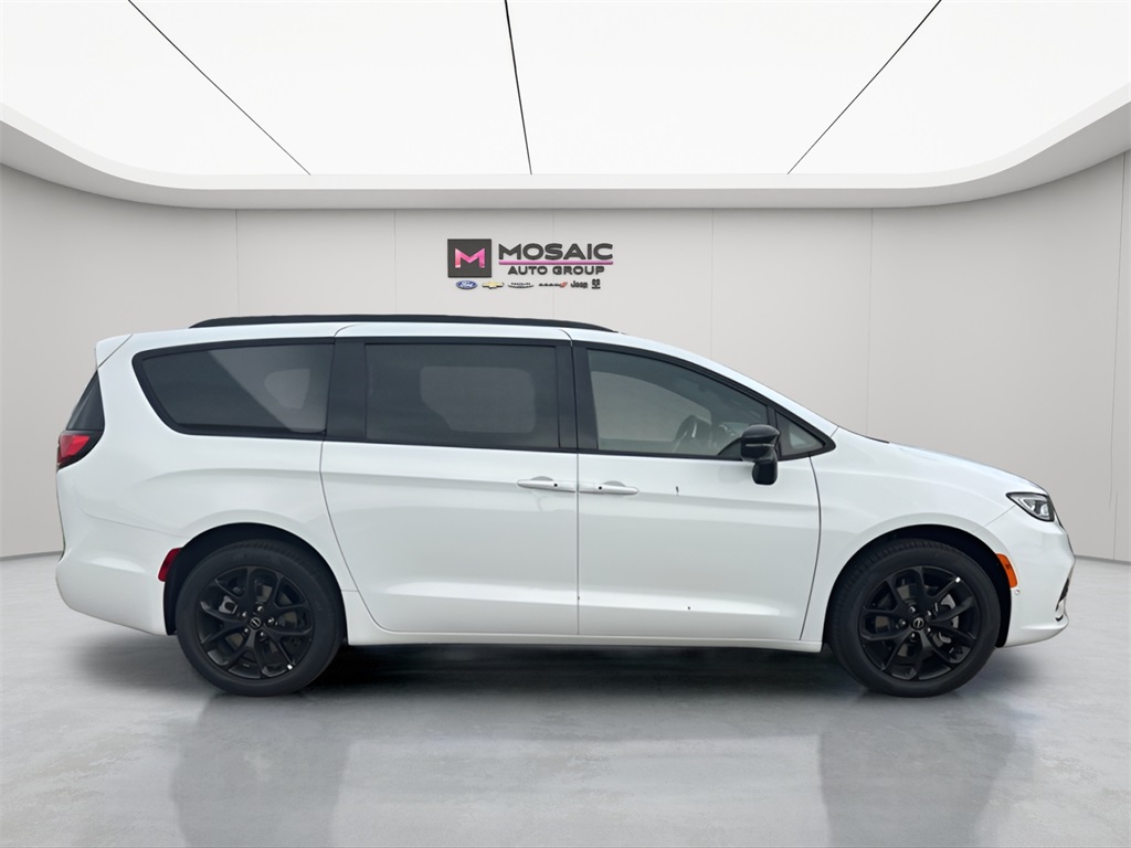 2026 Chrysler Pacifica