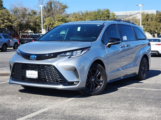 2025 Toyota Sienna XSE 7-Passenger AWD