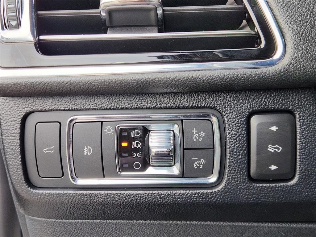 2023 Lincoln Navigator Reserve White at Bayway Cadillac Southwest