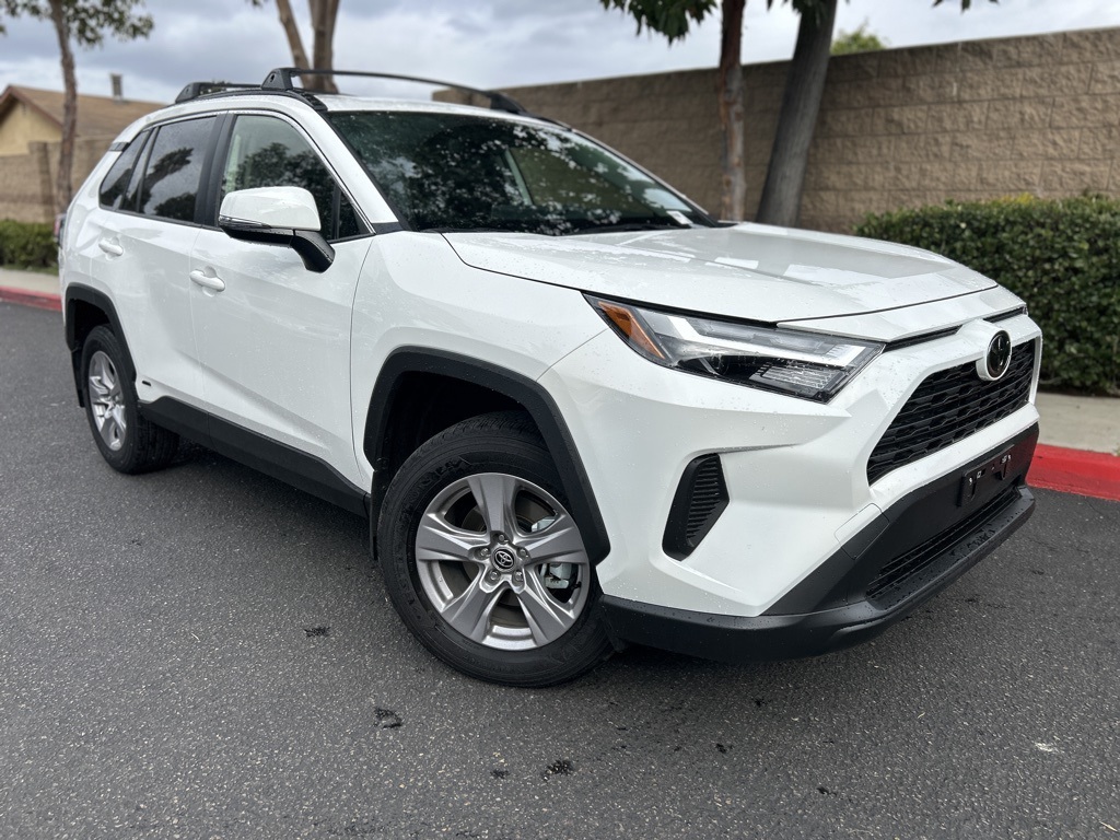 2025 Toyota RAV4 Hybrid LE