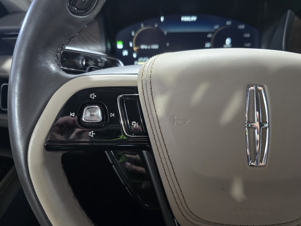 Thumbnail: 2022 Lincoln Aviator - 16