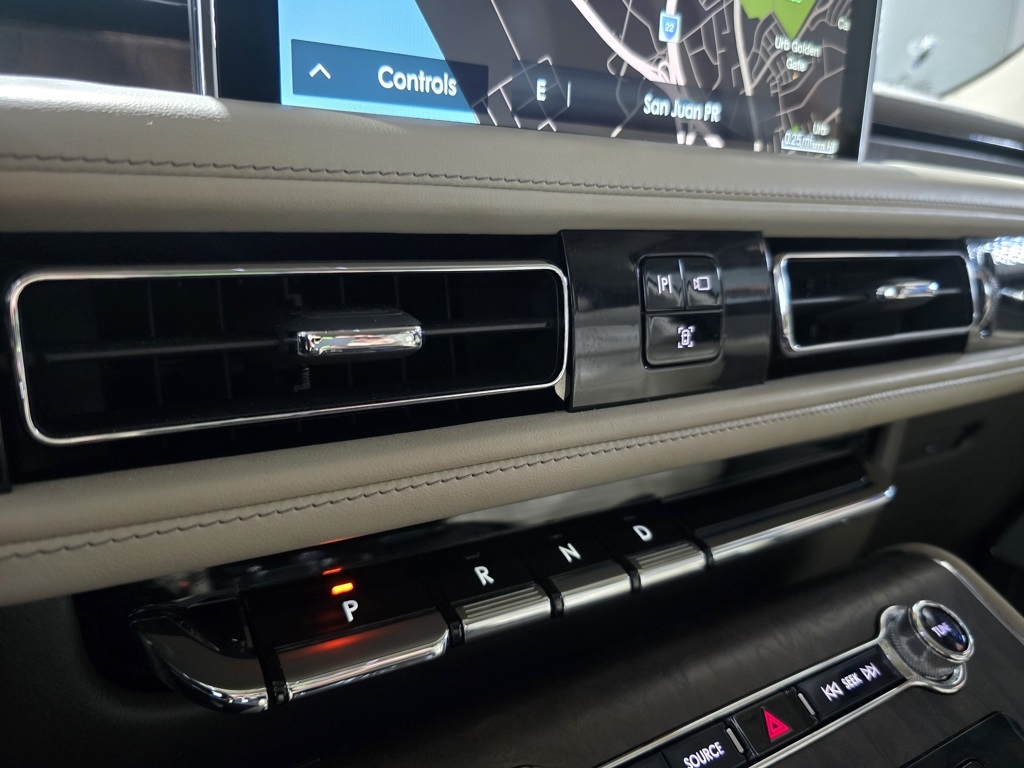 Thumbnail: 2022 Lincoln Aviator - 22