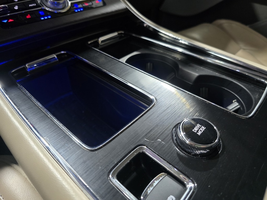Thumbnail: 2022 Lincoln Aviator - 24