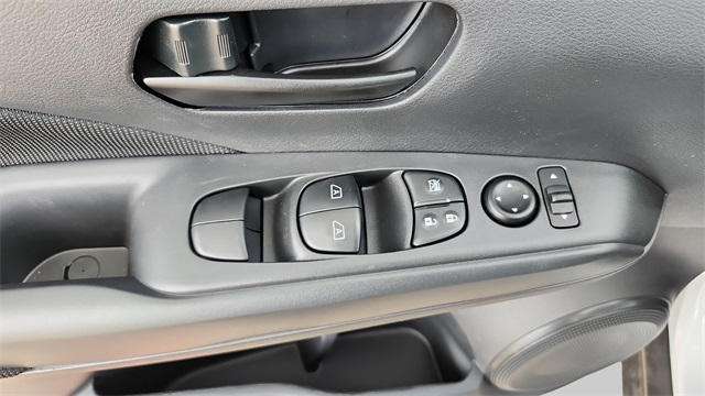 2025 Nissan Kicks Play