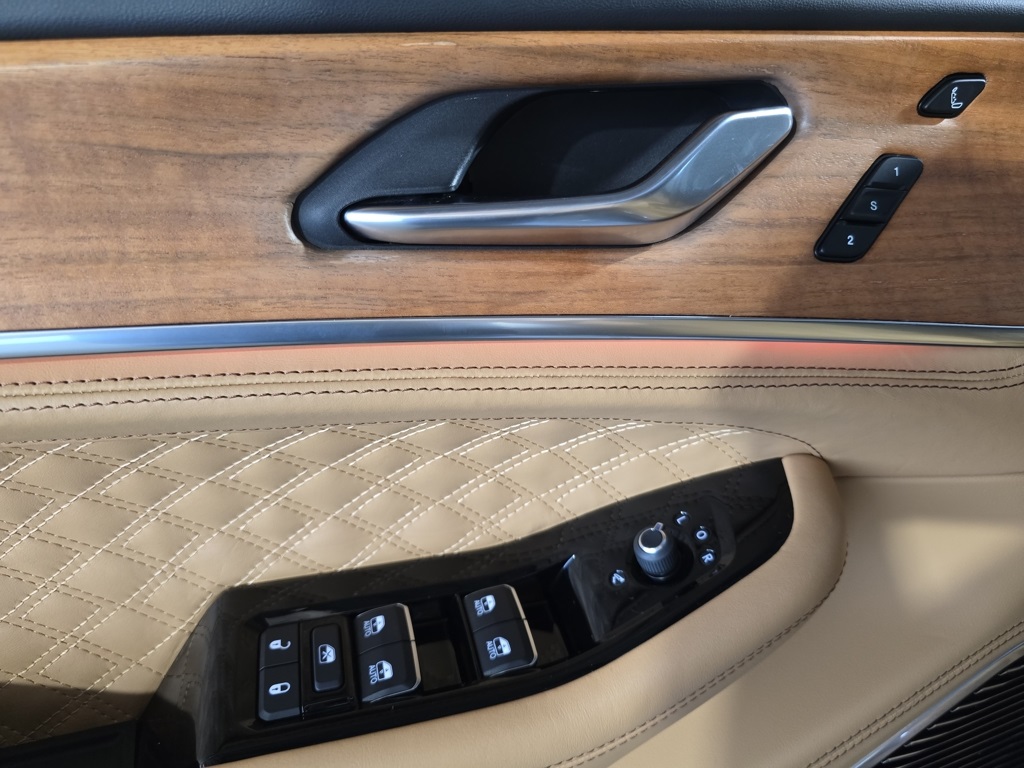 Thumbnail: 2021 Jeep Grand Cherokee L - 13