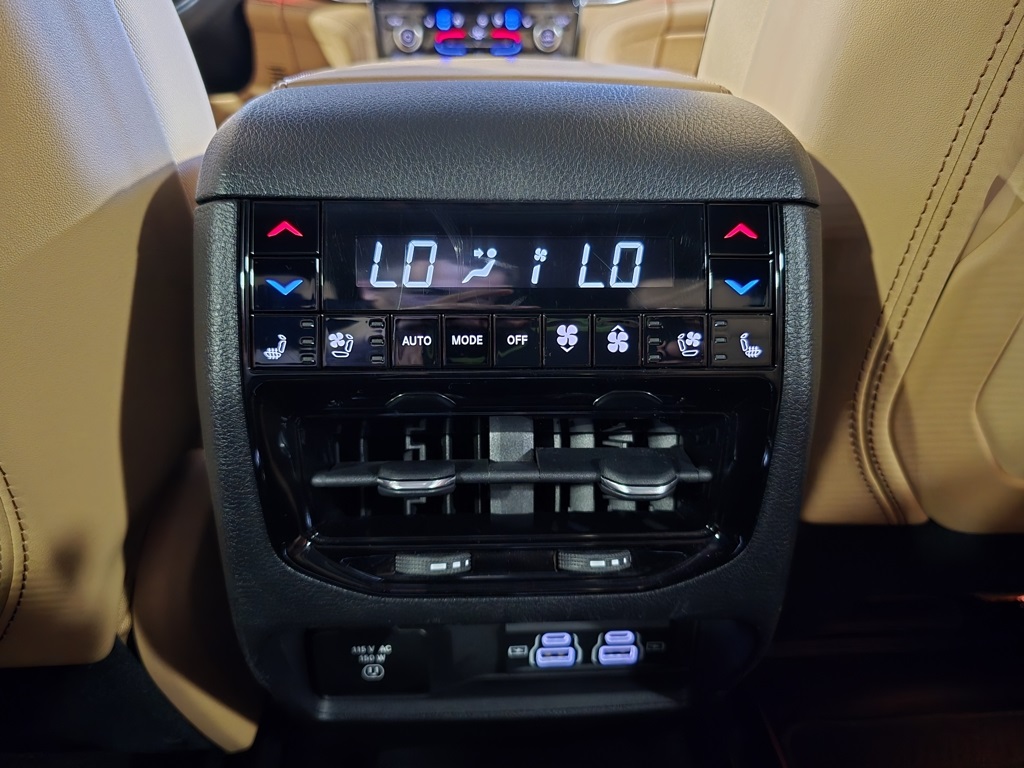 Thumbnail: 2021 Jeep Grand Cherokee L - 28