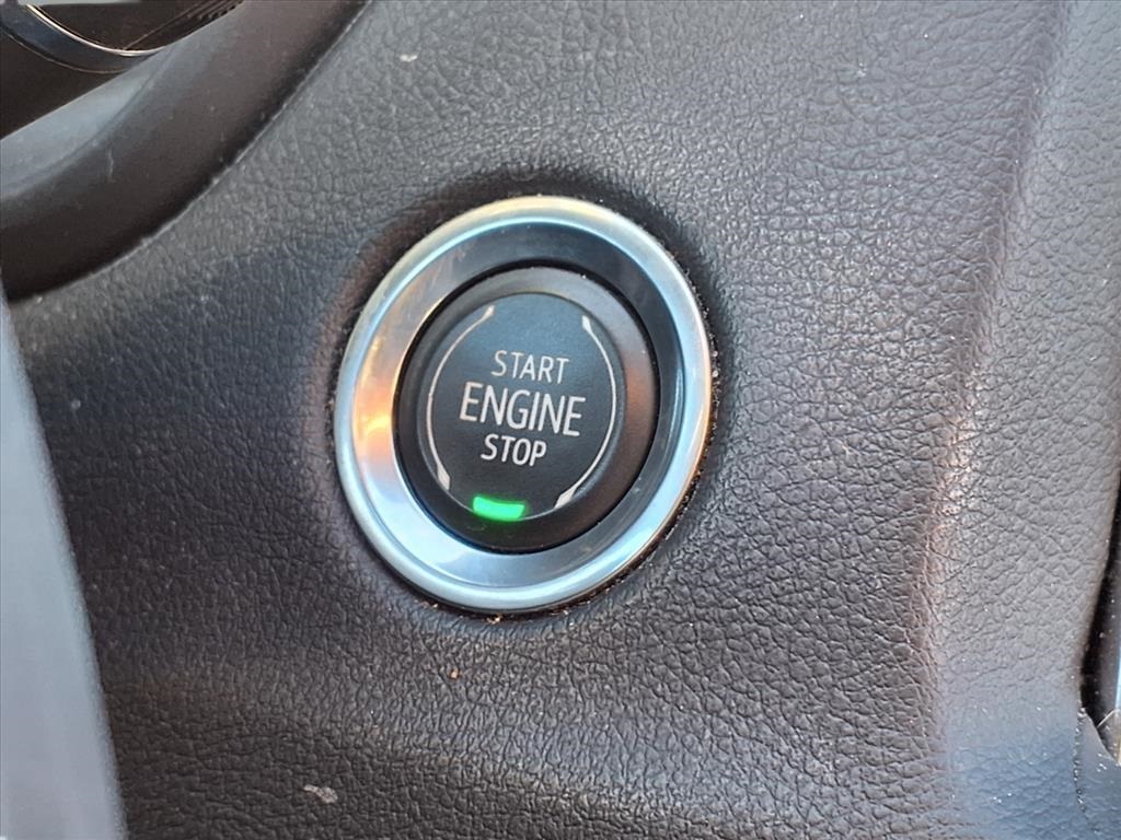 2022 Cadillac XT4 Luxury Black at Mac Haik CDJR North Houston