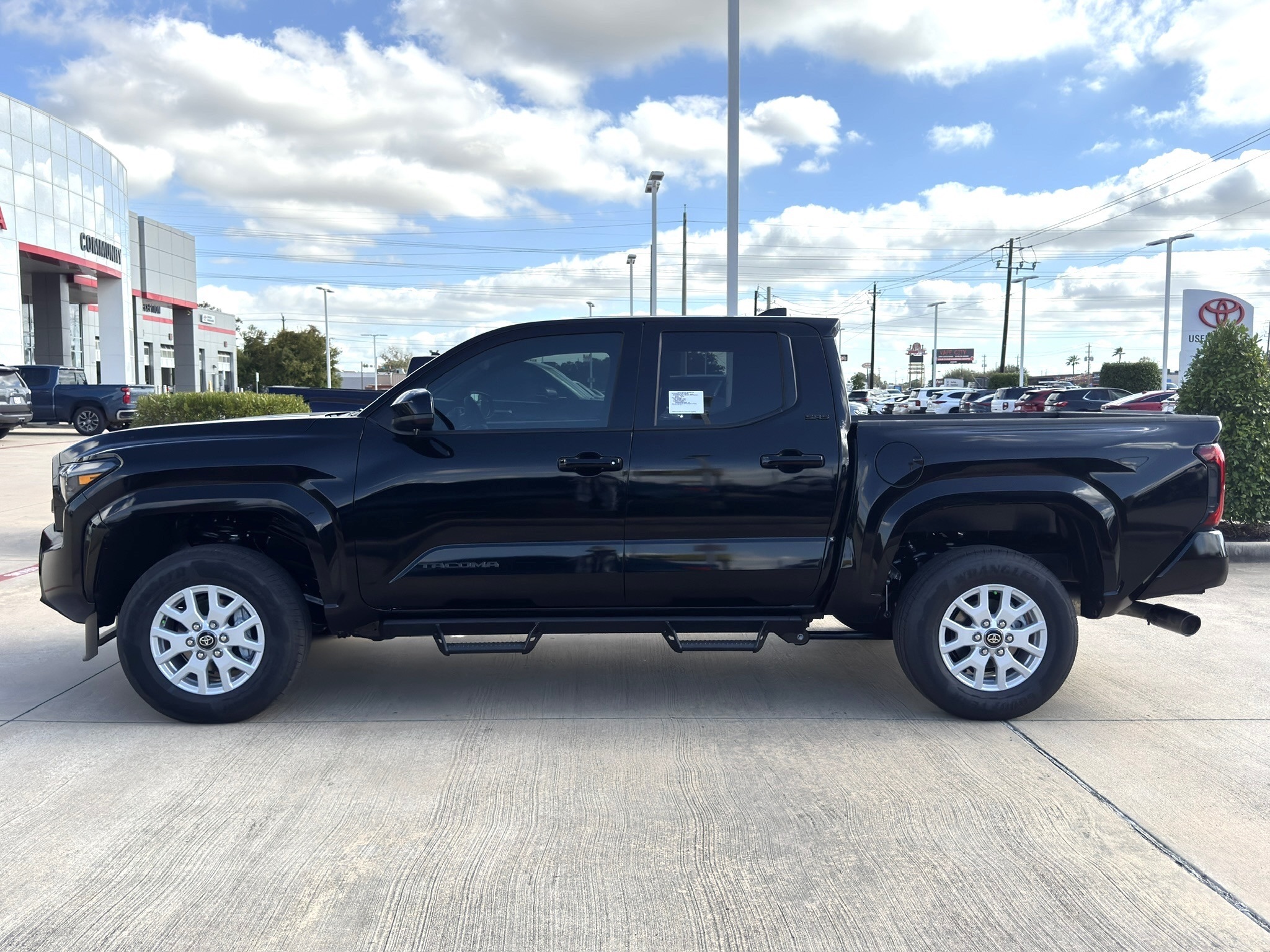 2025 Toyota Tacoma SR5 - 9