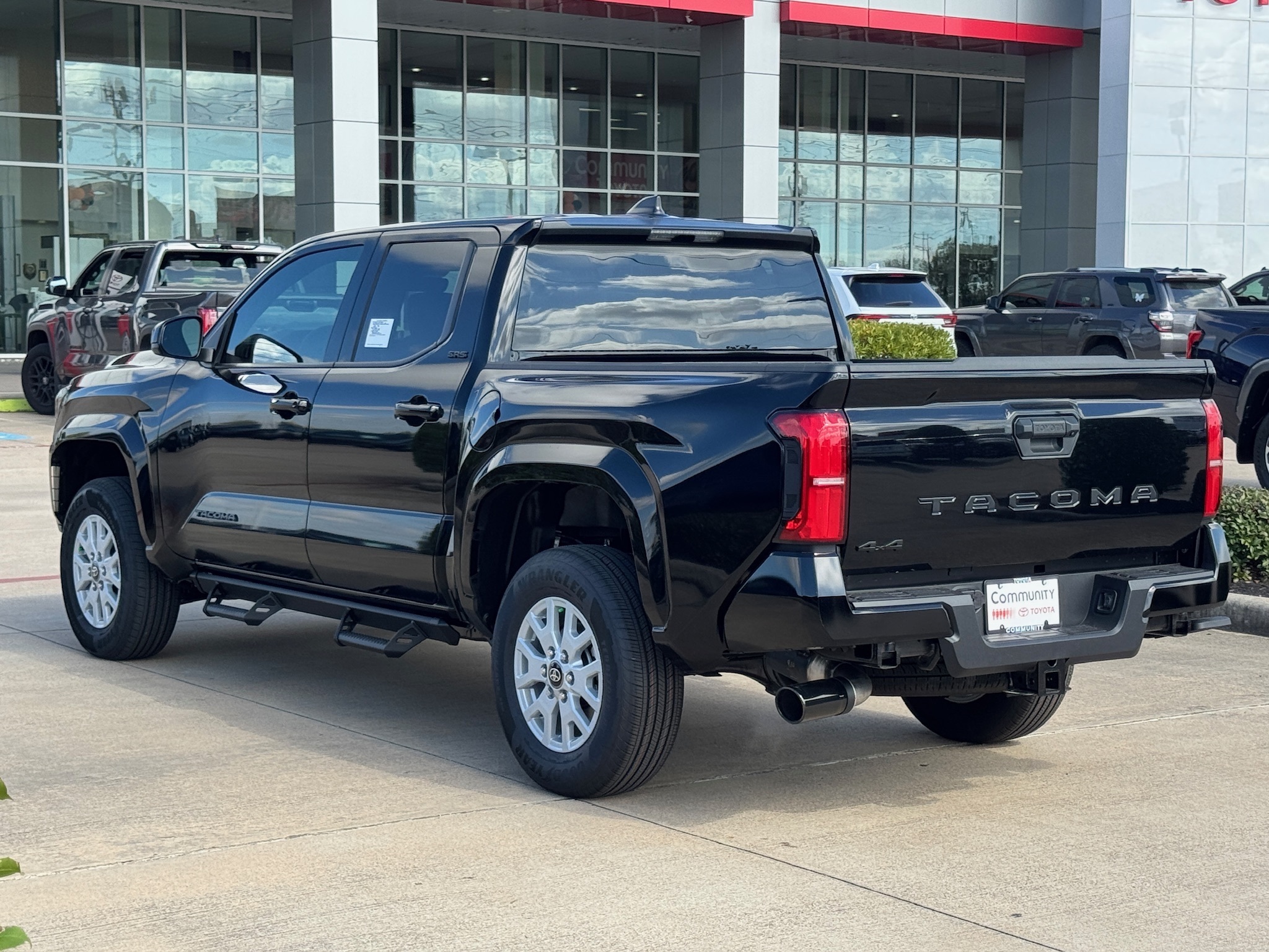 2025 Toyota Tacoma SR5 - 10