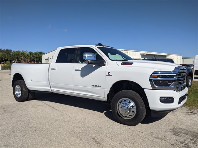 2026 RAM 3500 Laramie Crew Cab LB DRW 4WD
