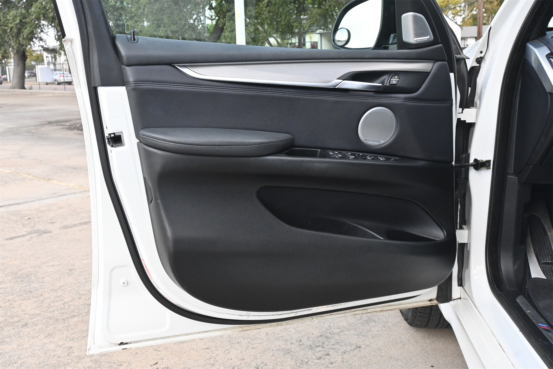 2016 BMW X5 sDrive35i White at DeMontrond Auto Country