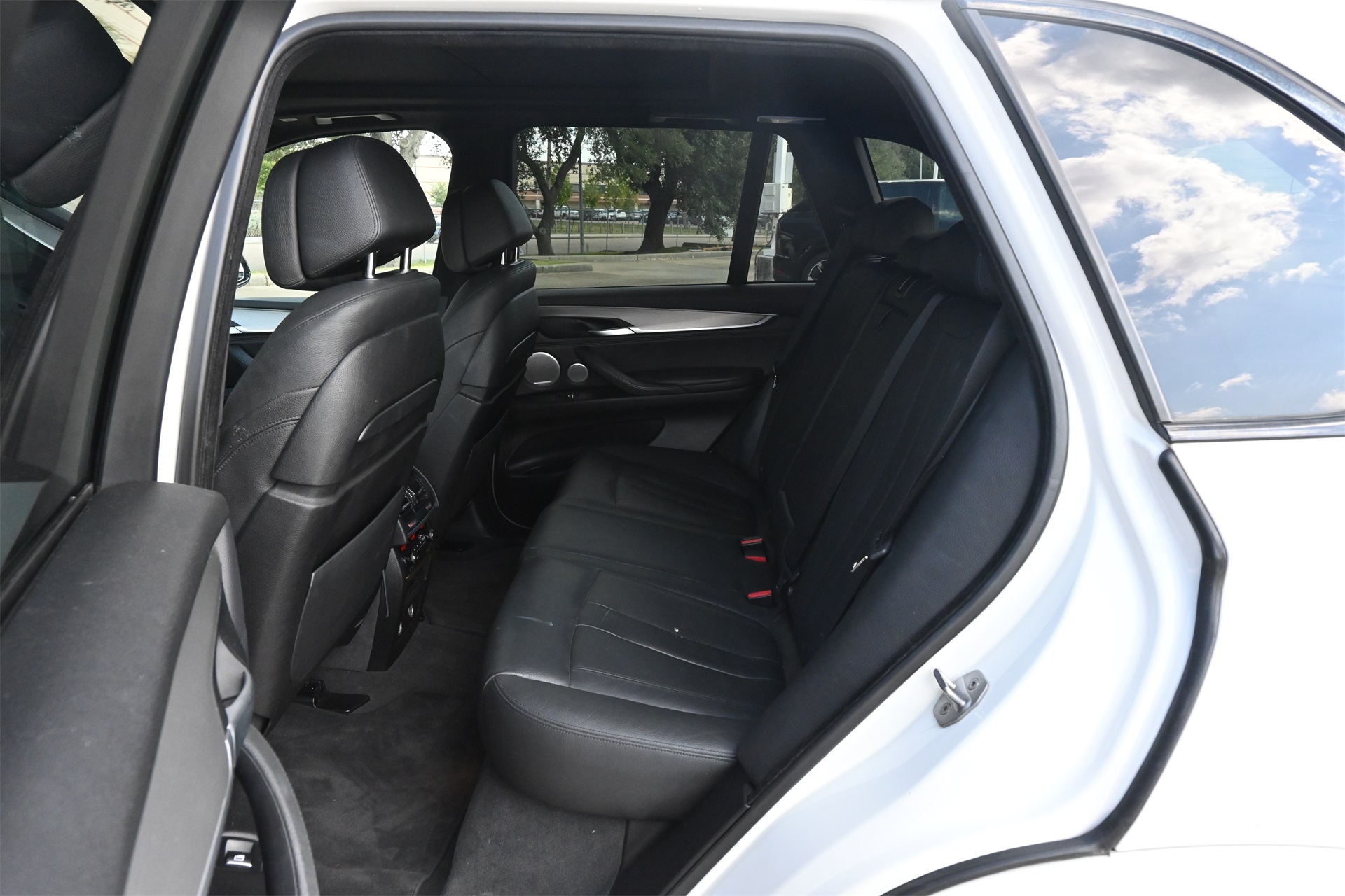 2016 BMW X5 sDrive35i White at DeMontrond Auto Country