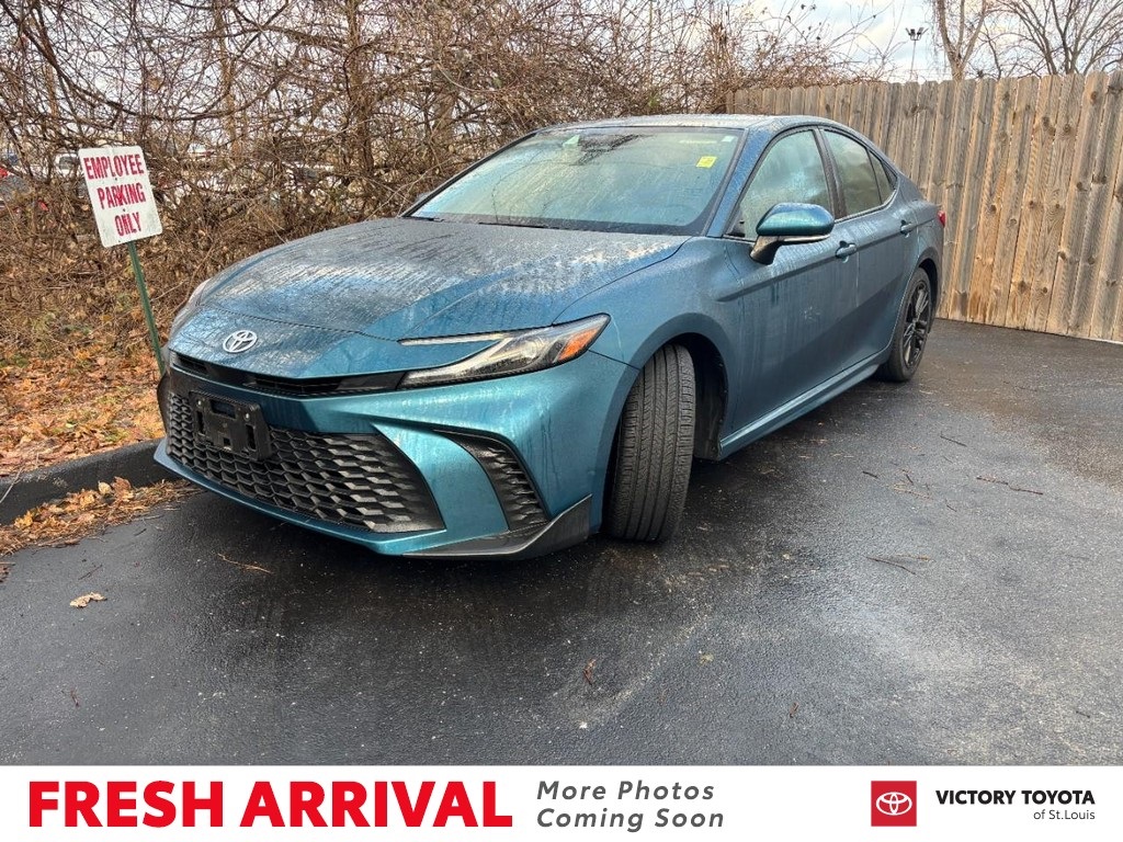 2025 Toyota Camry SE FWD