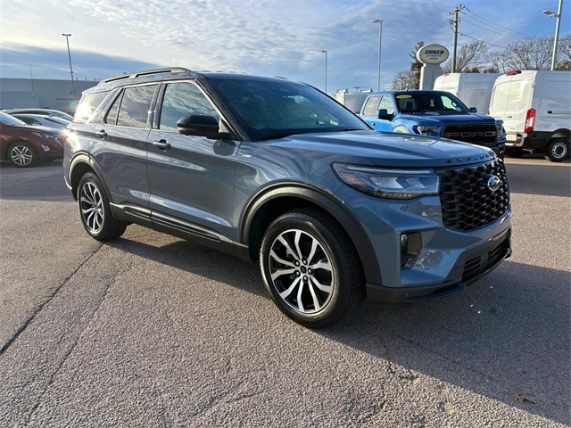 2025 Ford Explorer ST-Line AWD