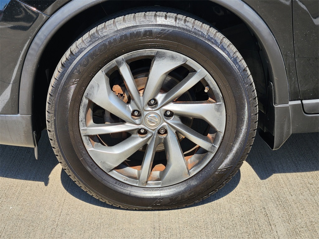 2015 Nissan Rogue SL - 9