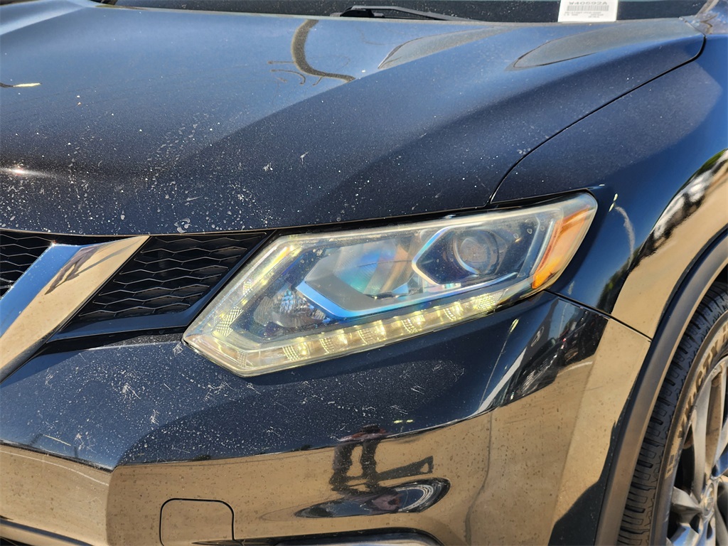 2015 Nissan Rogue SL - 8