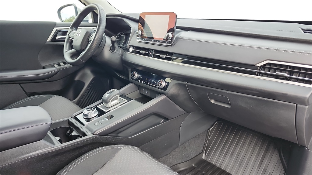 2024 Mitsubishi Outlander