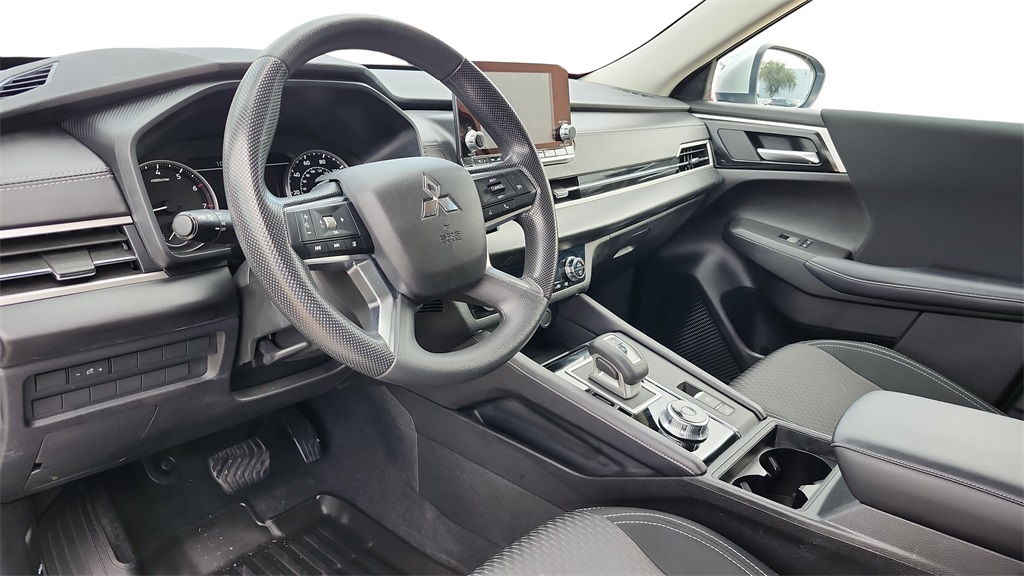 2024 Mitsubishi Outlander