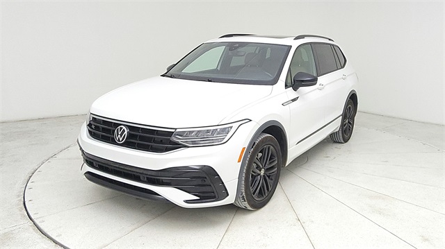 2022 Volkswagen Tiguan 2.0T SE R-Line Black