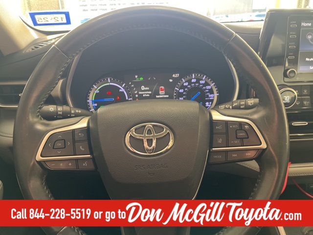 2022 Toyota Highlander Hybrid XLE Silver at Community Kia