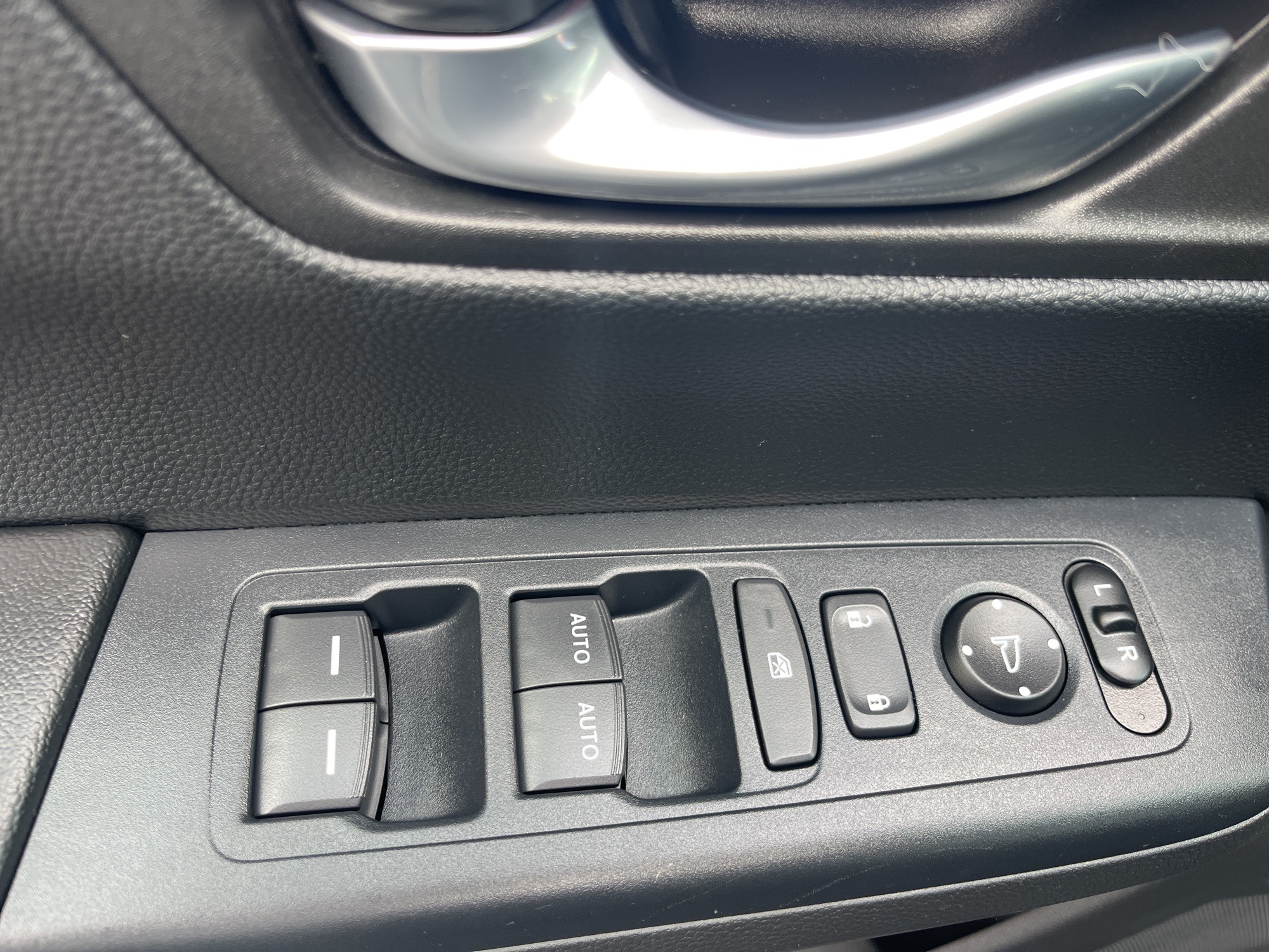 2025 Honda CR-V EX photo 9