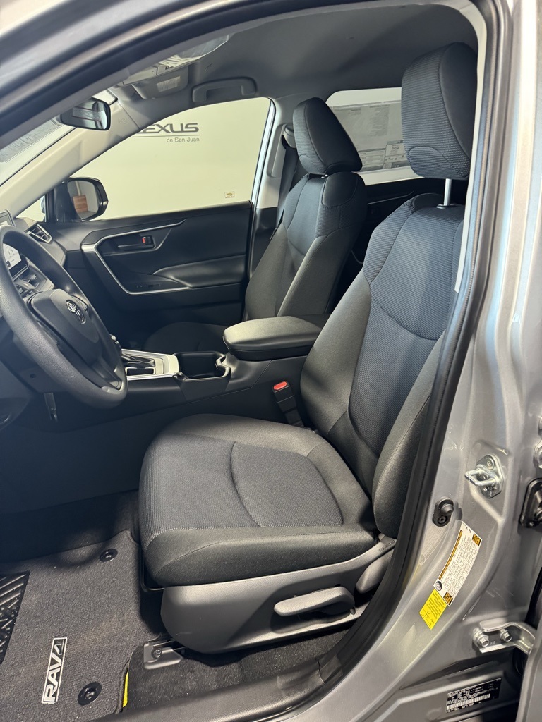 Thumbnail: 2025 Toyota RAV4 - 31