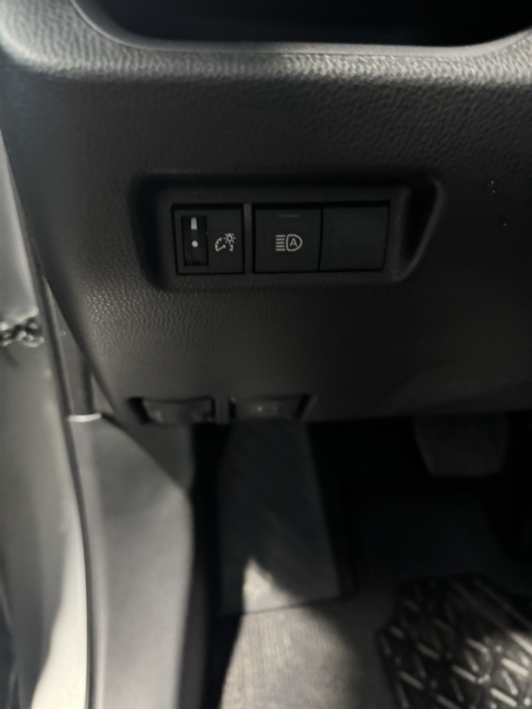 Thumbnail: 2025 Toyota RAV4 - 32