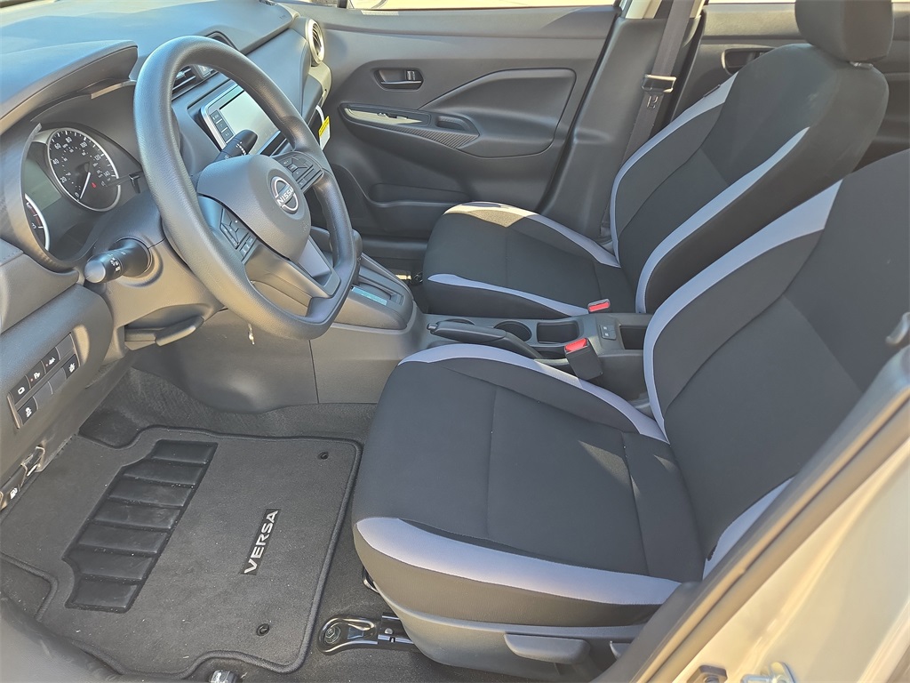 2025 Nissan Versa 1.6 S - 11