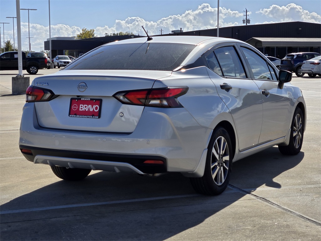 2025 Nissan Versa 1.6 S - 3
