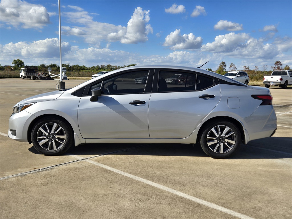2025 Nissan Versa 1.6 S - 6