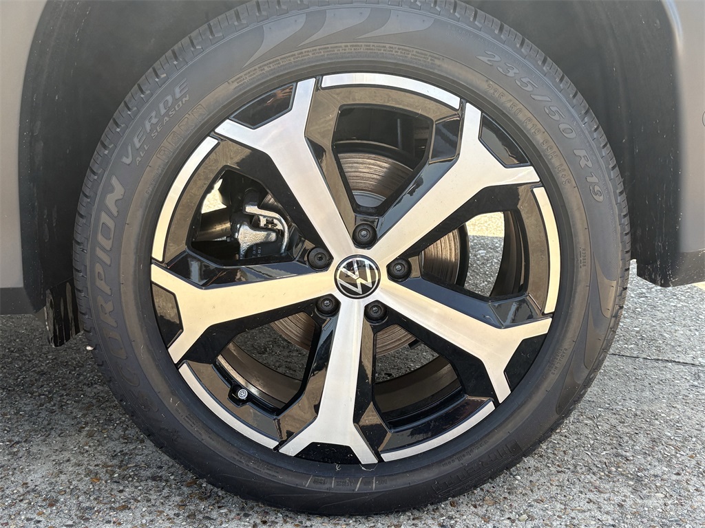 2025 Volkswagen Tiguan 2.0T SE Silver at DeMontrond Auto Country