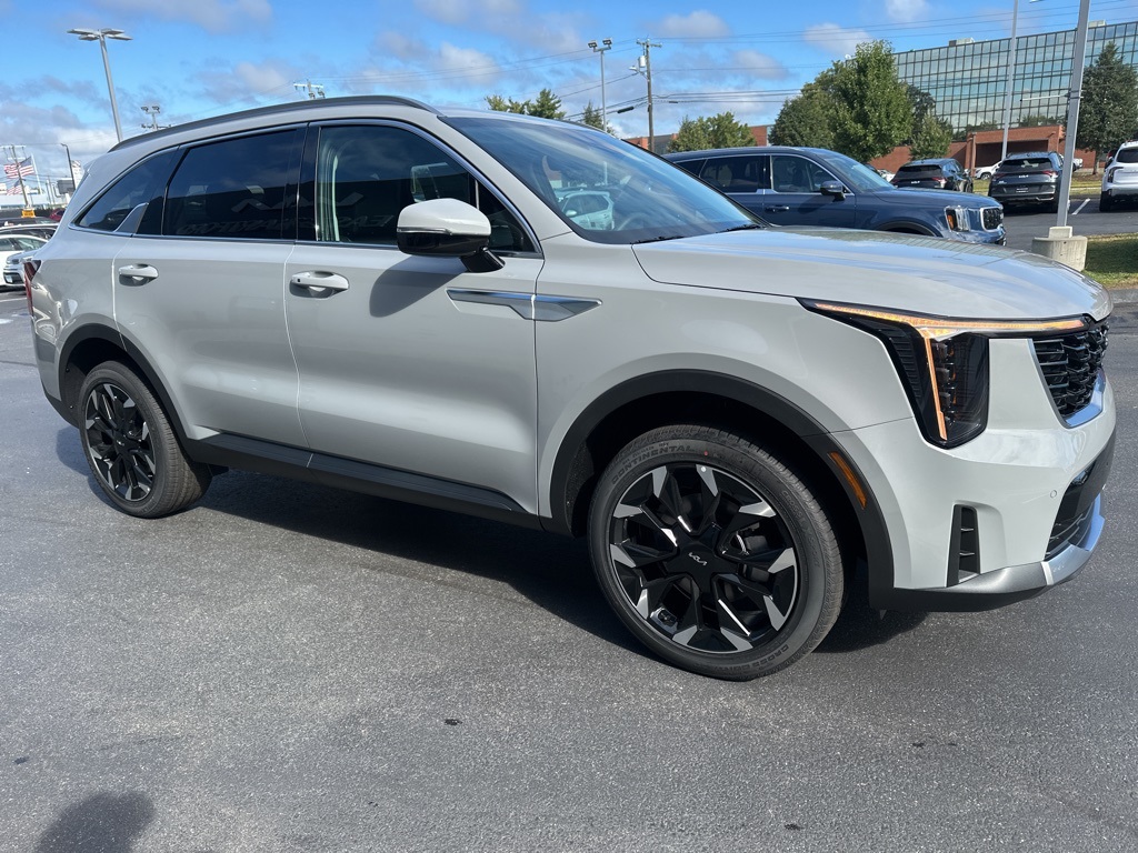 2026 Kia Sorento EX photo 3