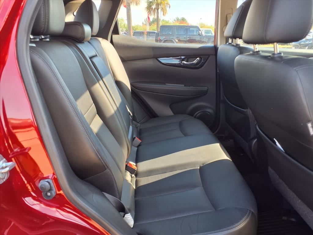 2017 Nissan Rogue Sport SL - 9