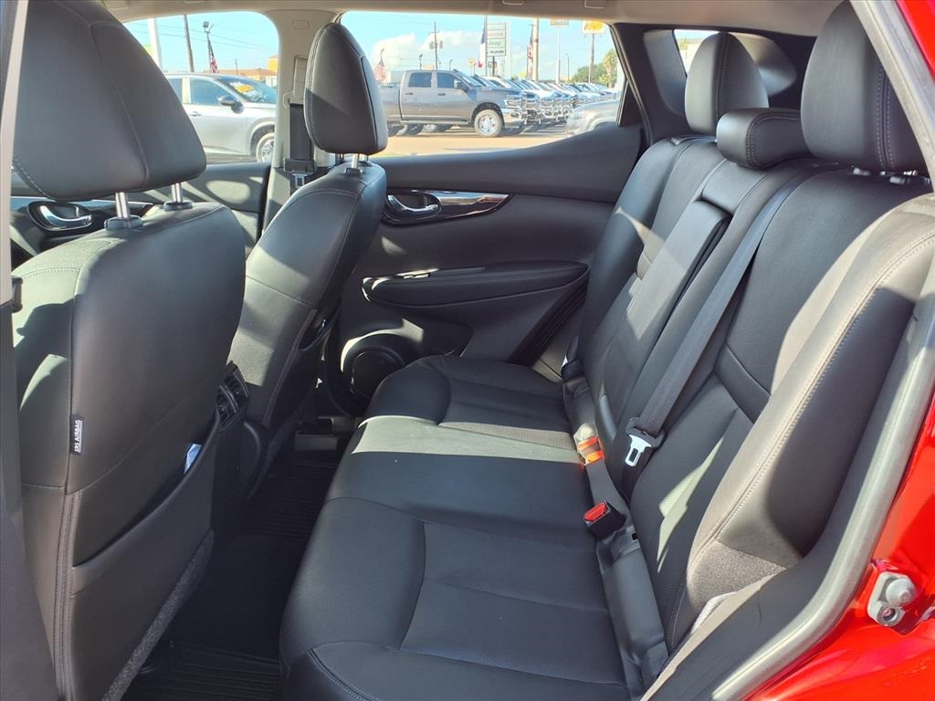 2017 Nissan Rogue Sport SL - 6