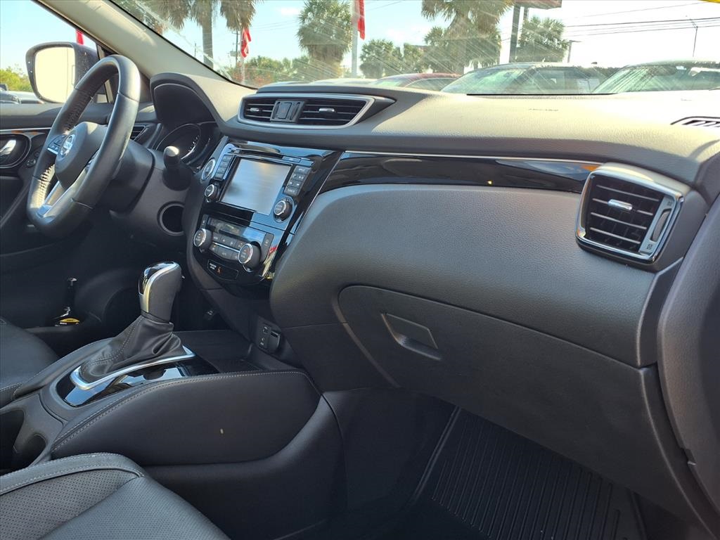 2017 Nissan Rogue Sport SL - 7